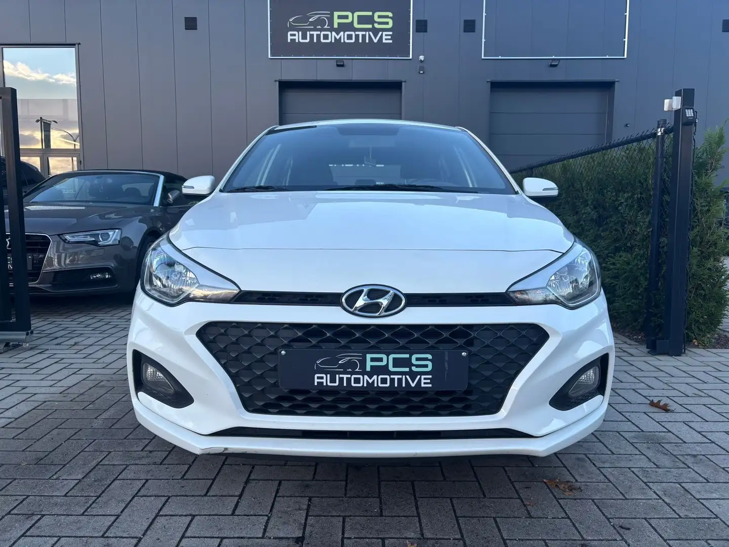 Hyundai i20 1.2 Benzine / 94.000 km / 12 maanden garantie Wit - 2