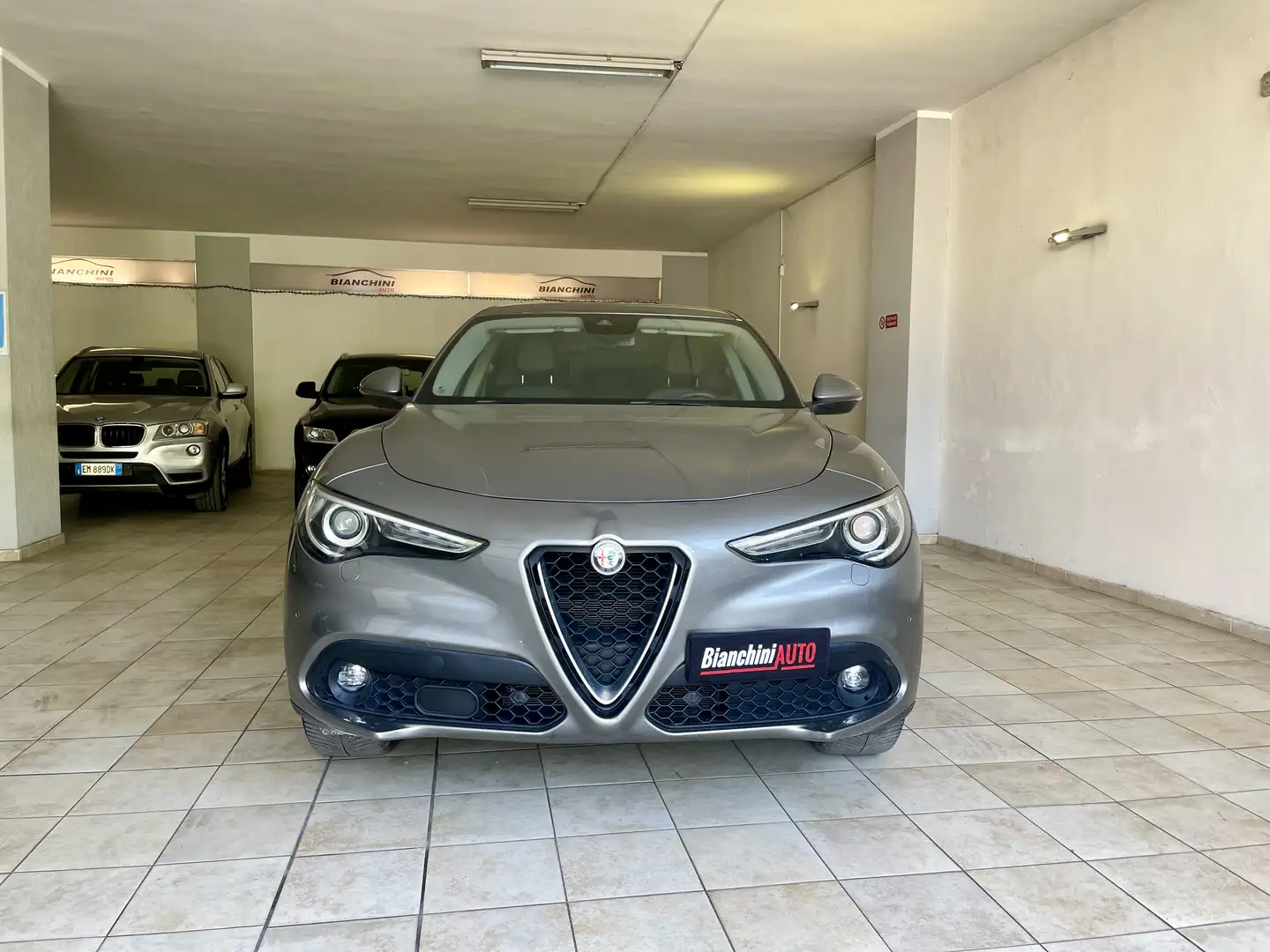 Alfa Romeo Stelvio Stelvio 2.2 t Executive Q4 210cv auto my19 Grigio - 2