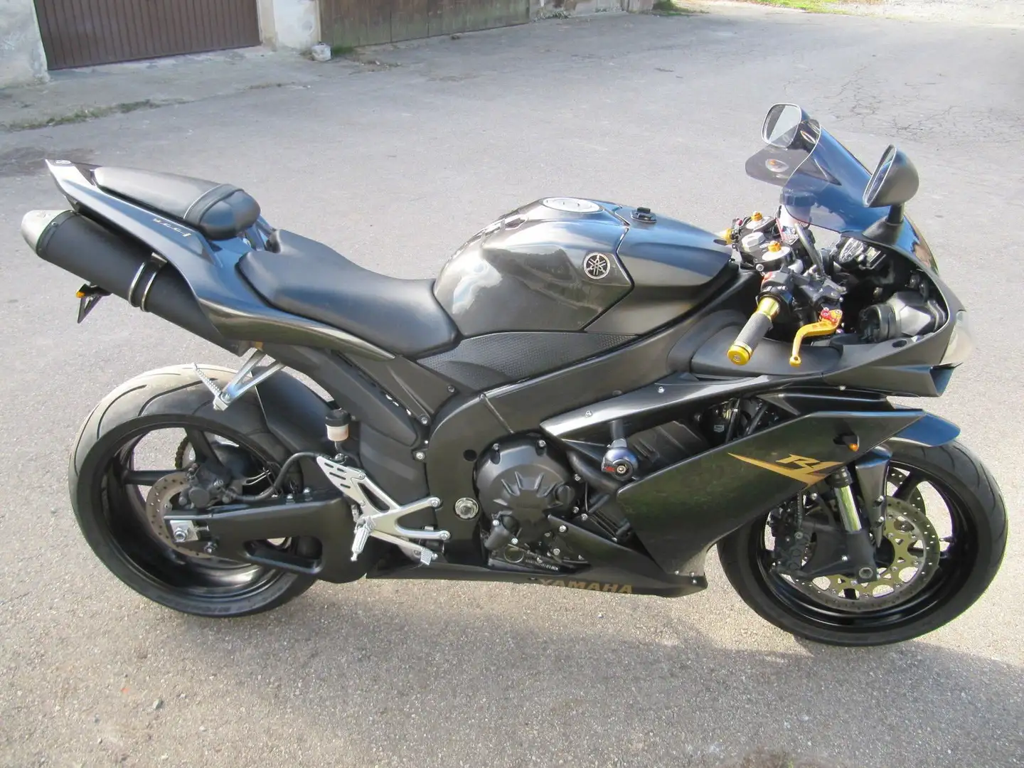 Yamaha YZF-R1 Чёрный - 1