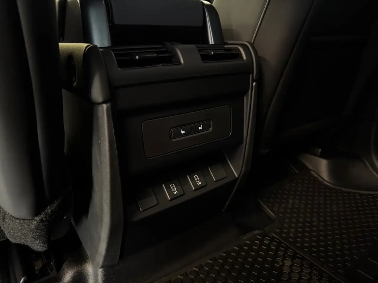 Land Rover Defender снимка Land Rover Defender