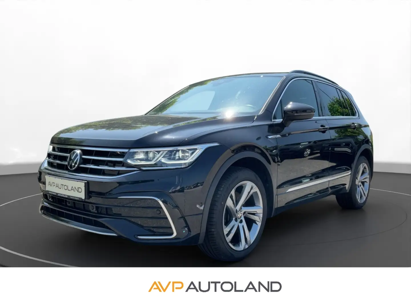 Volkswagen Tiguan 2.0 TDI DSG 4MOTION R-Line | ACC | NAVI | Zwart - 1
