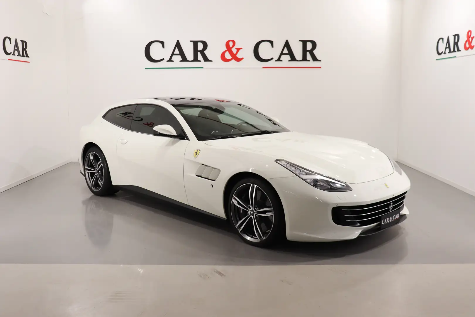 Ferrari GTC4 Lusso V12 - Approved Ferrari Blanc - 1