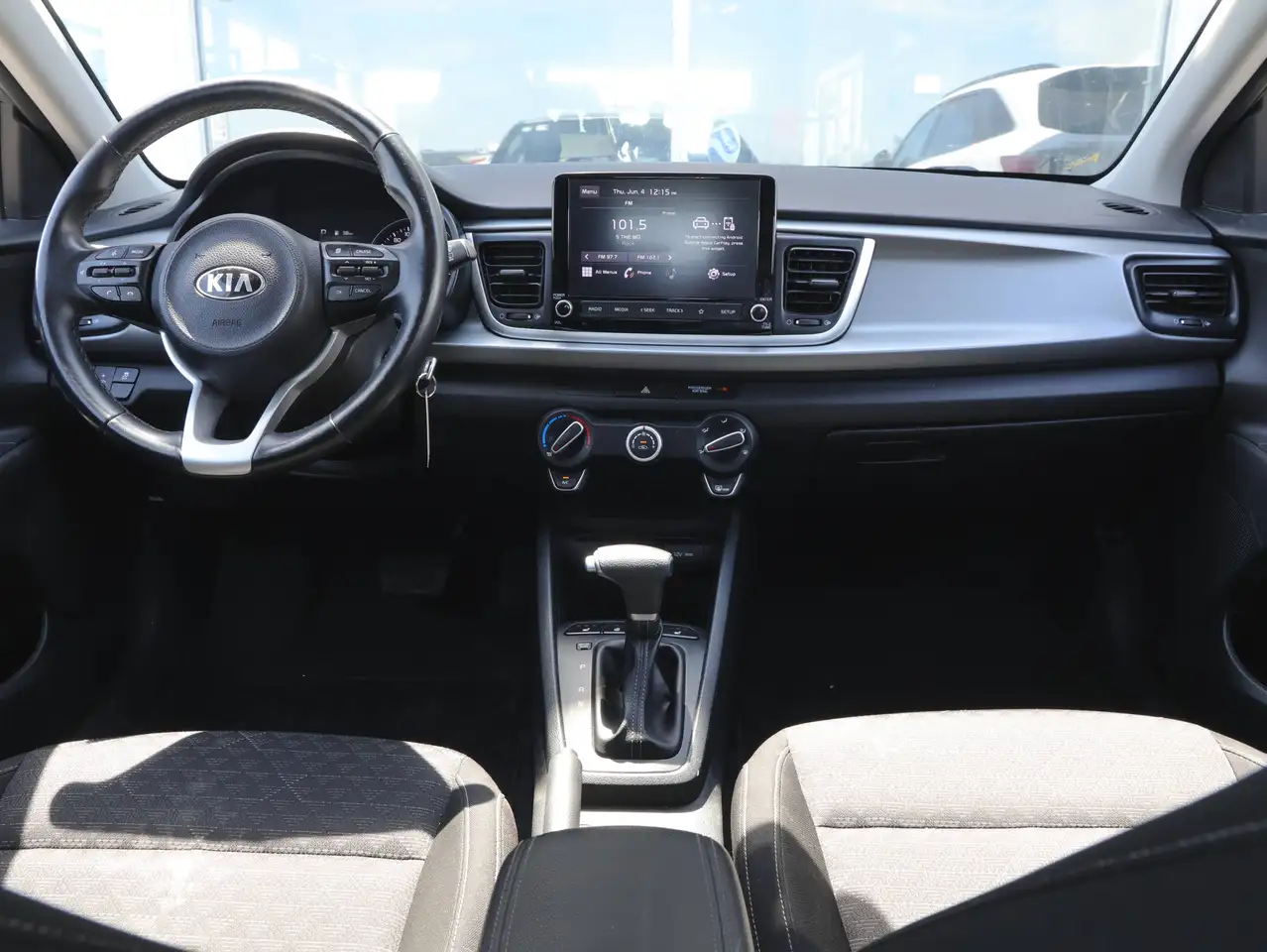 Kia Rio снимка Kia Rio