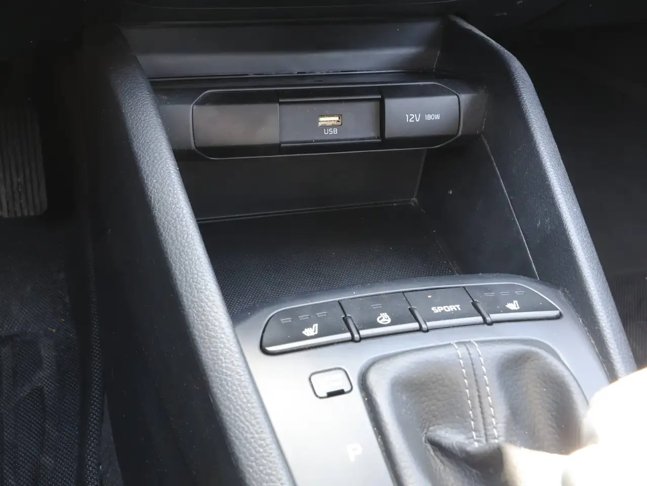 Kia Rio снимка Kia Rio