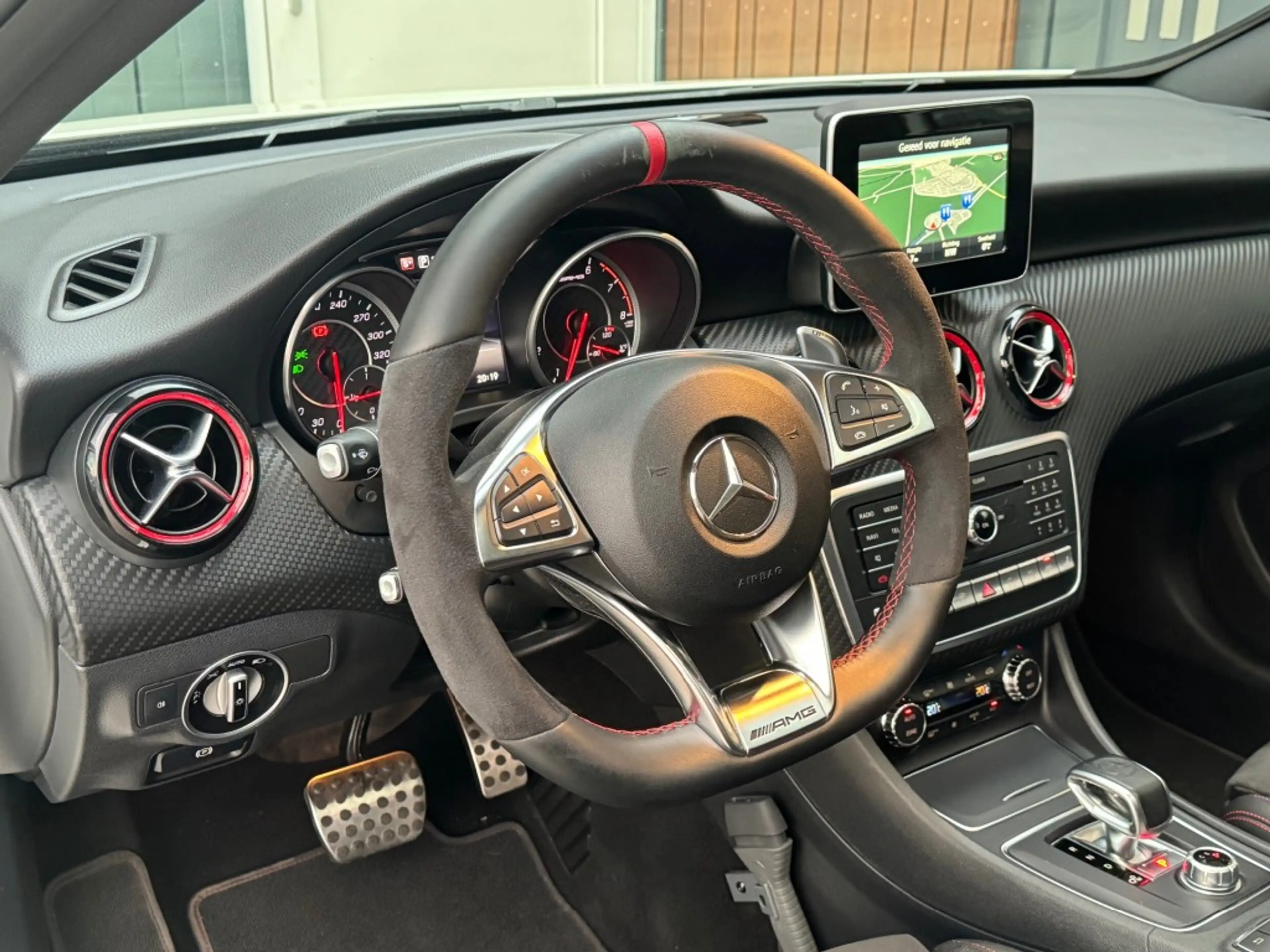 Mercedes-Benz A 45 AMG 4- Matic ori NL Pano Distr. stoelverw. — photo 10
