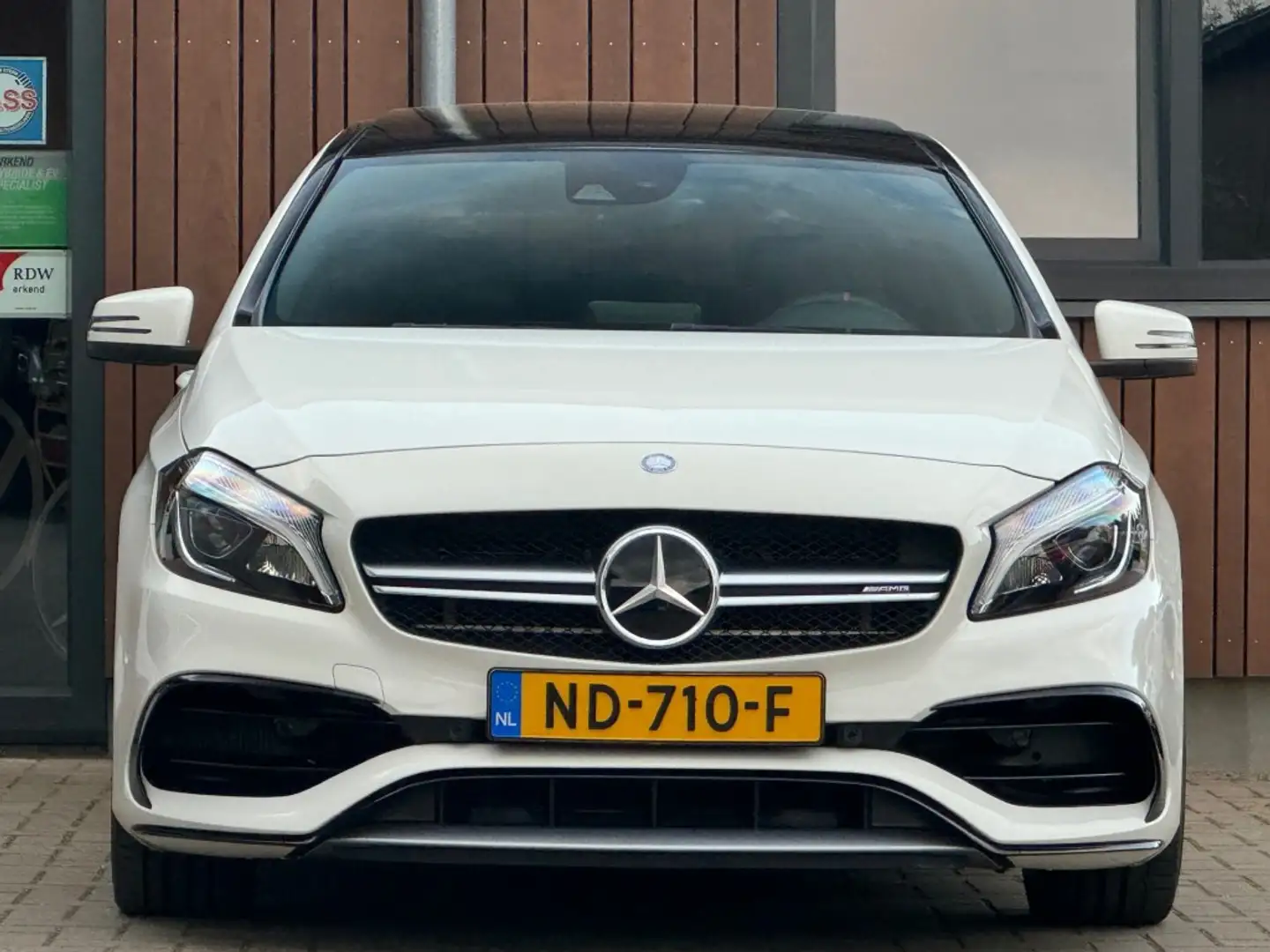 Mercedes-Benz A 45 AMG 4- Matic ori NL Pano Distr. stoelverw. Wit - 2