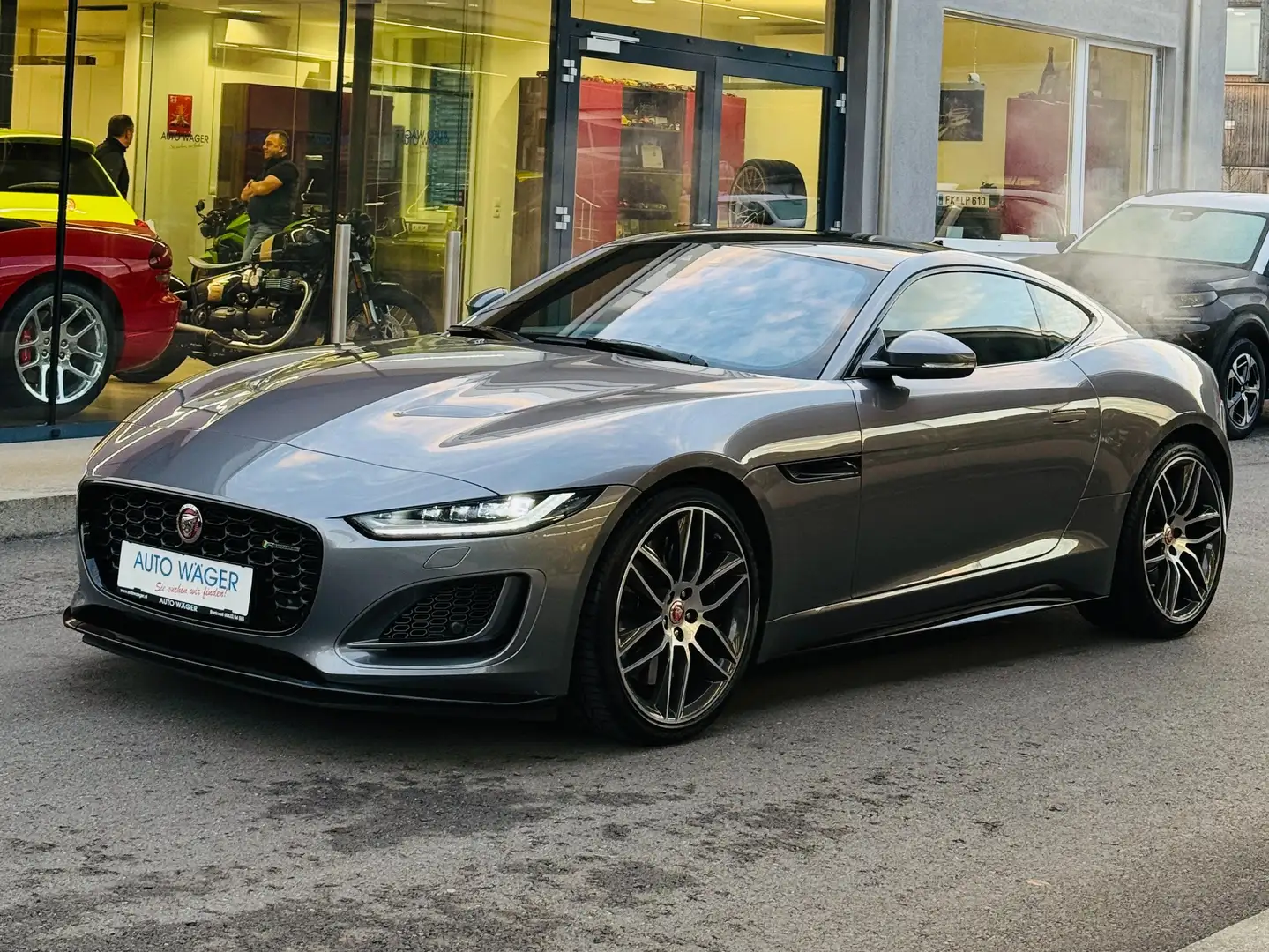 Jaguar F-Type R-Dynamic AWD Grau - 2