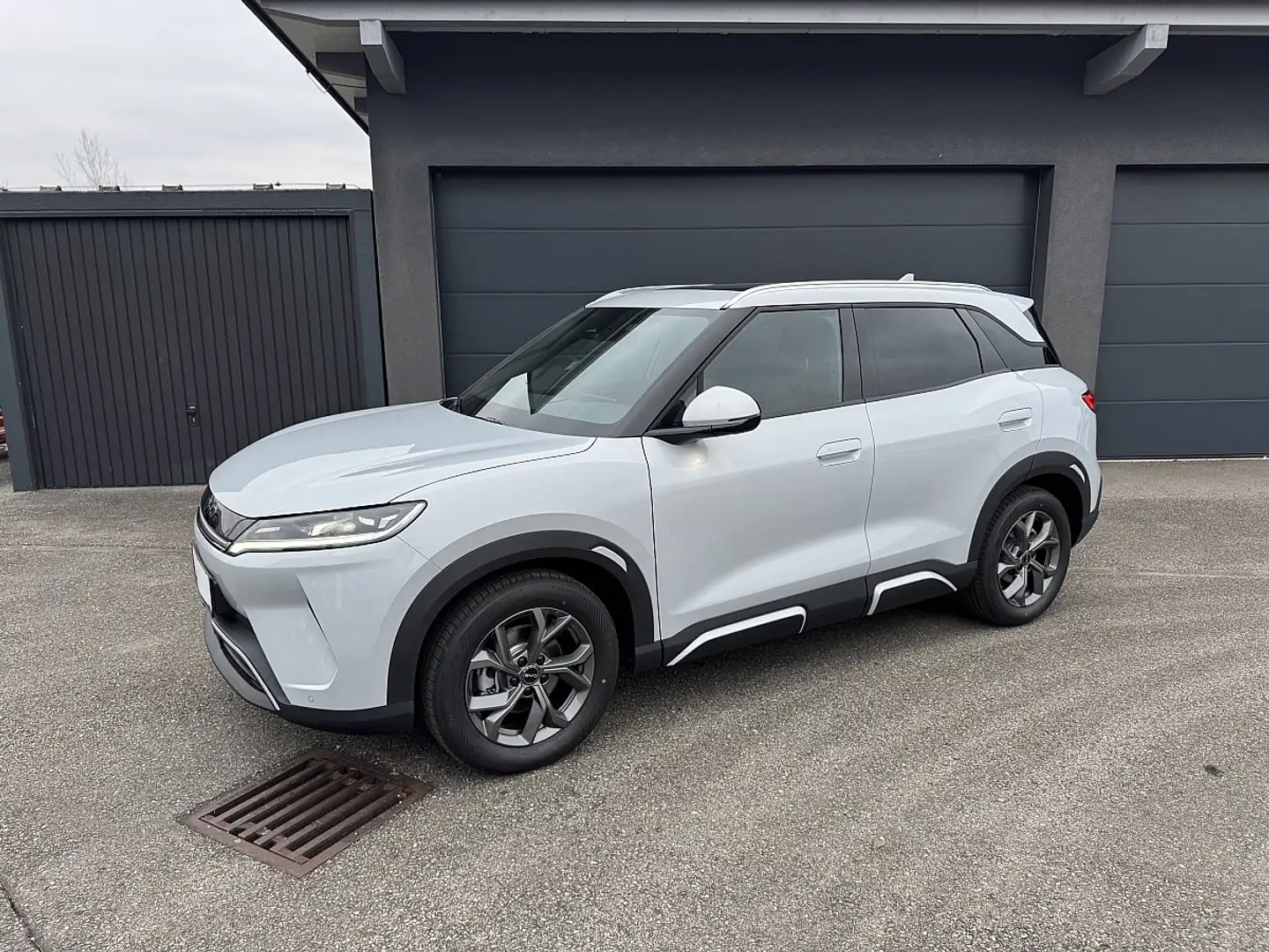 BYD Atto 2 Atto2 64,8 kWh Comfort Österreich Paket Weiß - 1