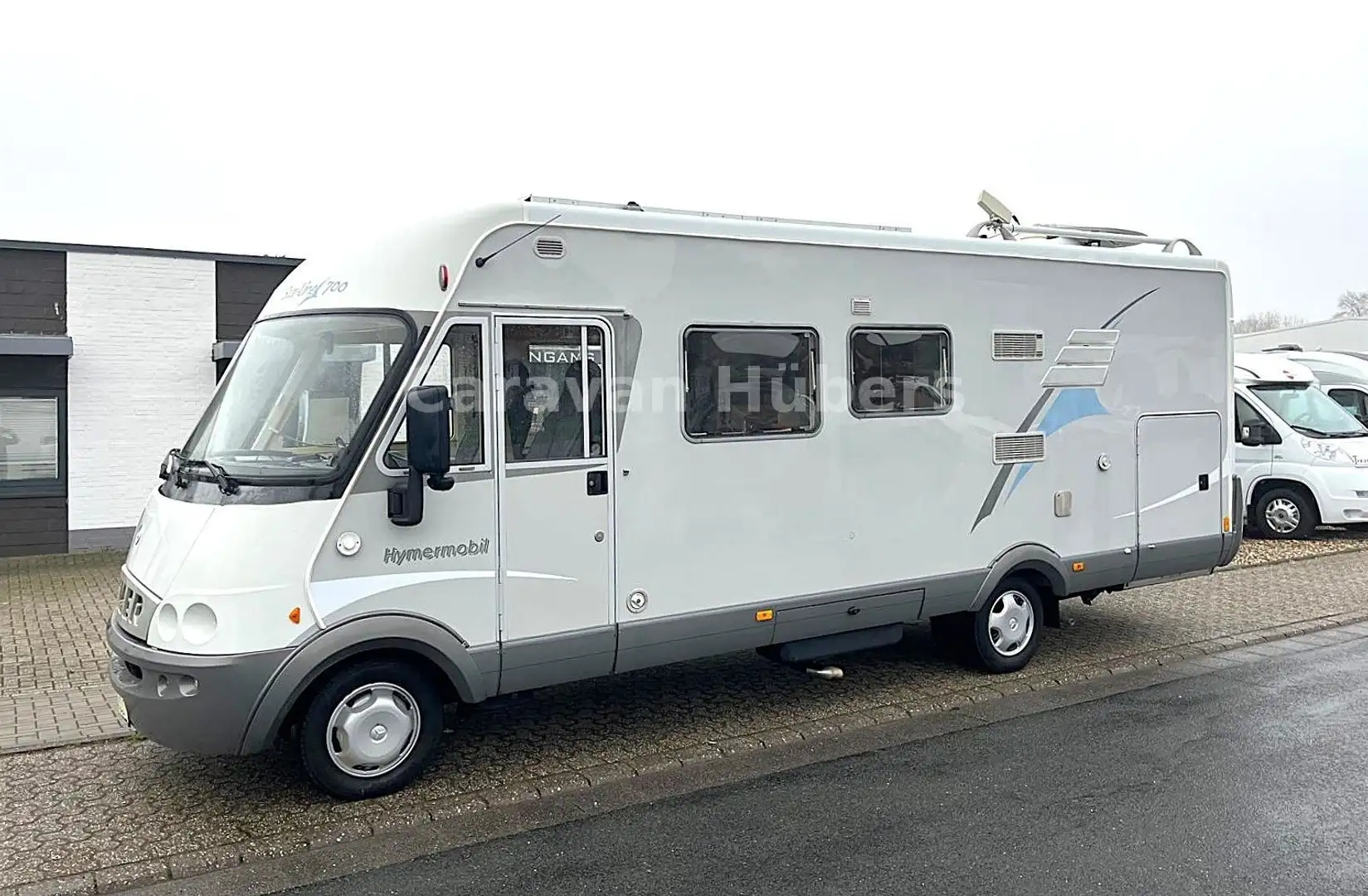 Hymer/Eriba StarLine 700 G - Fest/Hubbett - auto.Sat/TV - Blanc - 1