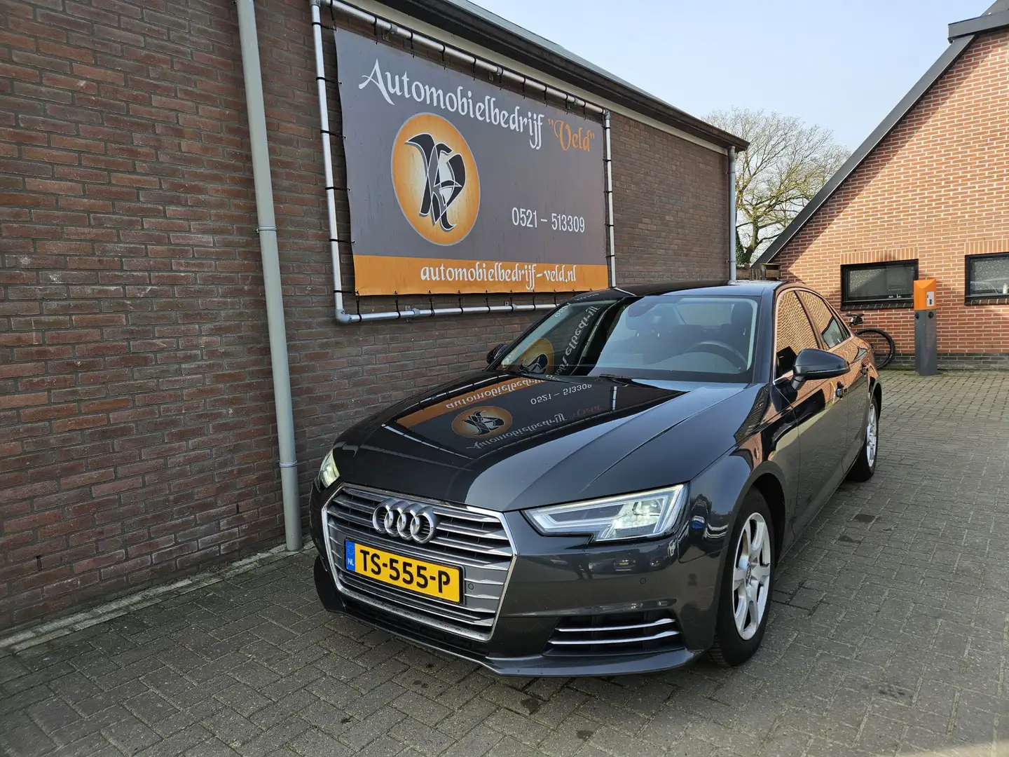 Audi A4 Limousine 2.0 TDI ultra Sport Lease Edition Grau - 1