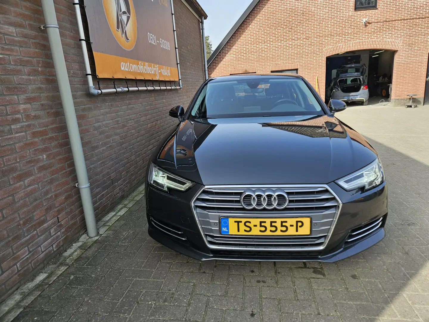 Audi A4 Limousine 2.0 TDI ultra Sport Lease Edition Grau - 2