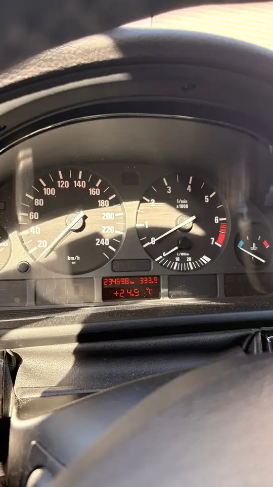 BMW 520i, foto 7