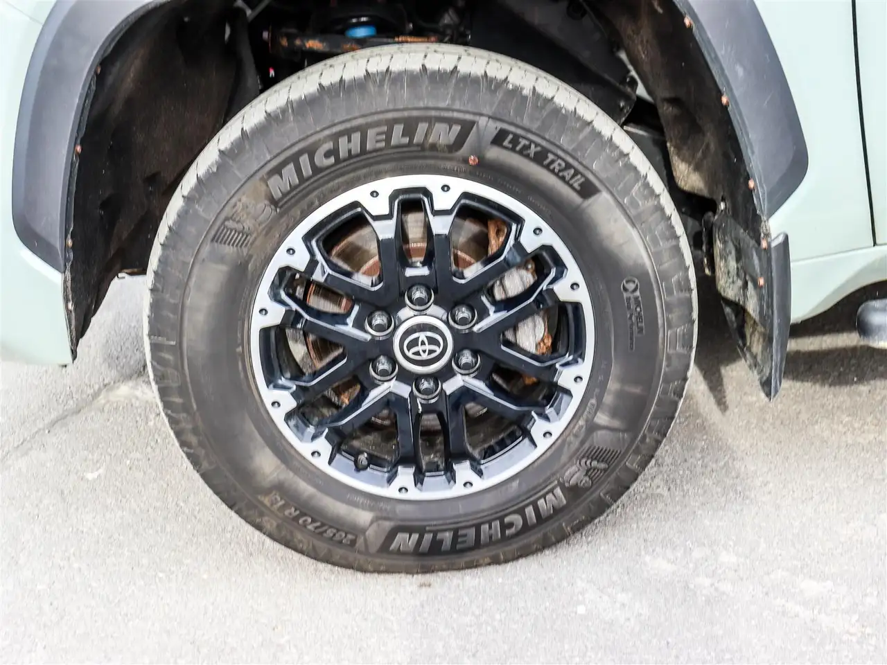 Toyota Tundra снимка Toyota Tundra