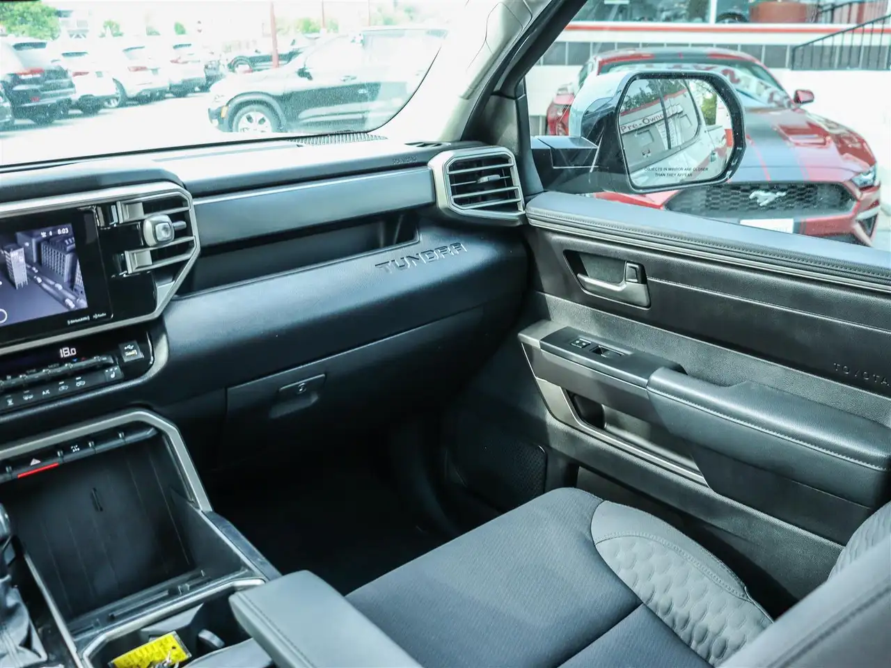 Toyota Tundra снимка Toyota Tundra