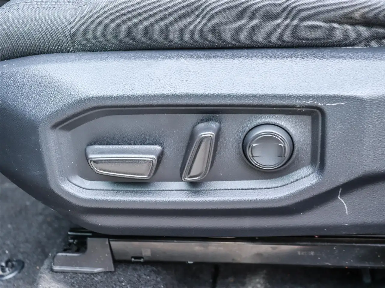 Toyota Tundra снимка Toyota Tundra