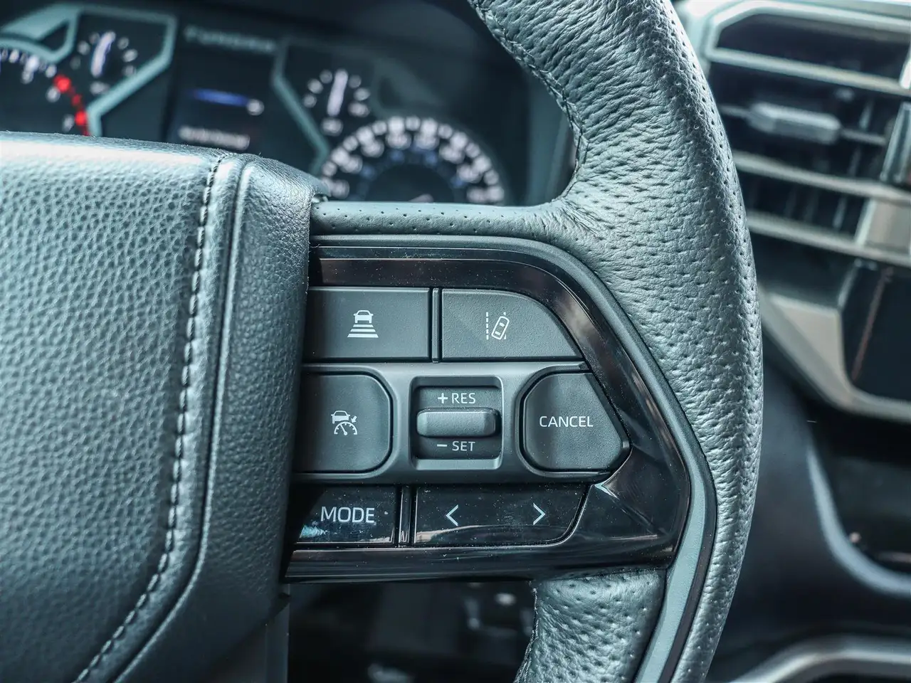 Toyota Tundra снимка Toyota Tundra