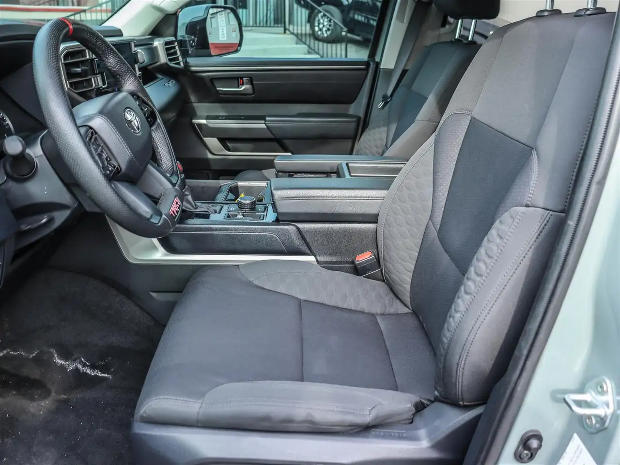 Toyota Tundra снимка Toyota Tundra