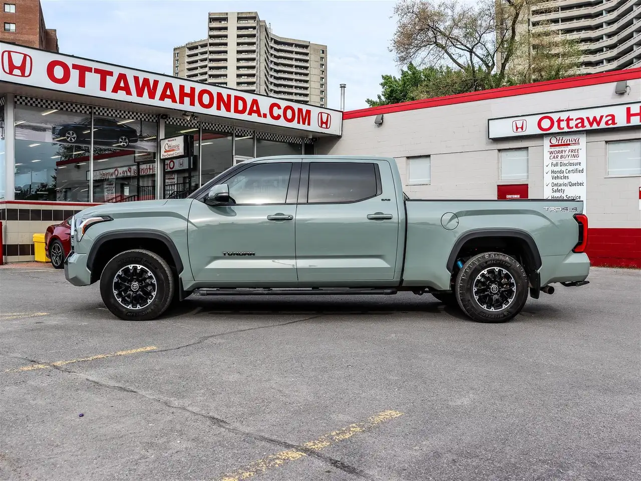 Toyota Tundra снимка Toyota Tundra
