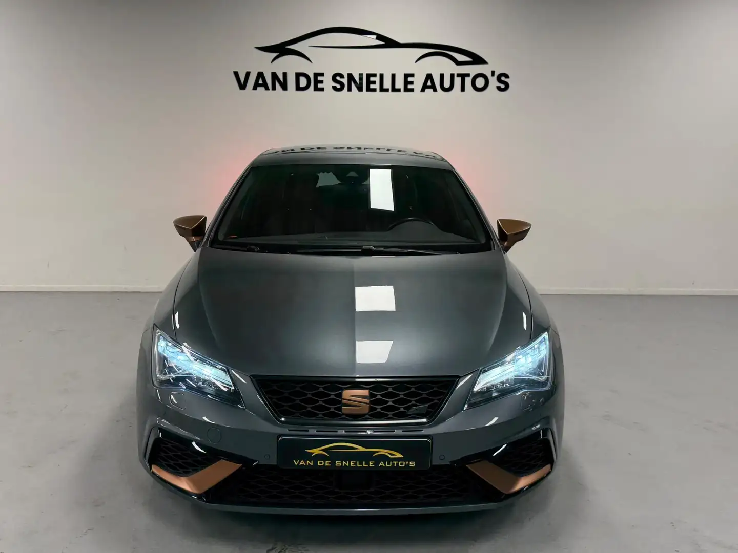 SEAT Leon 2.0 TSI CUPRA R BEATS/VIRTUAL/ALCANTARA Grau - 2