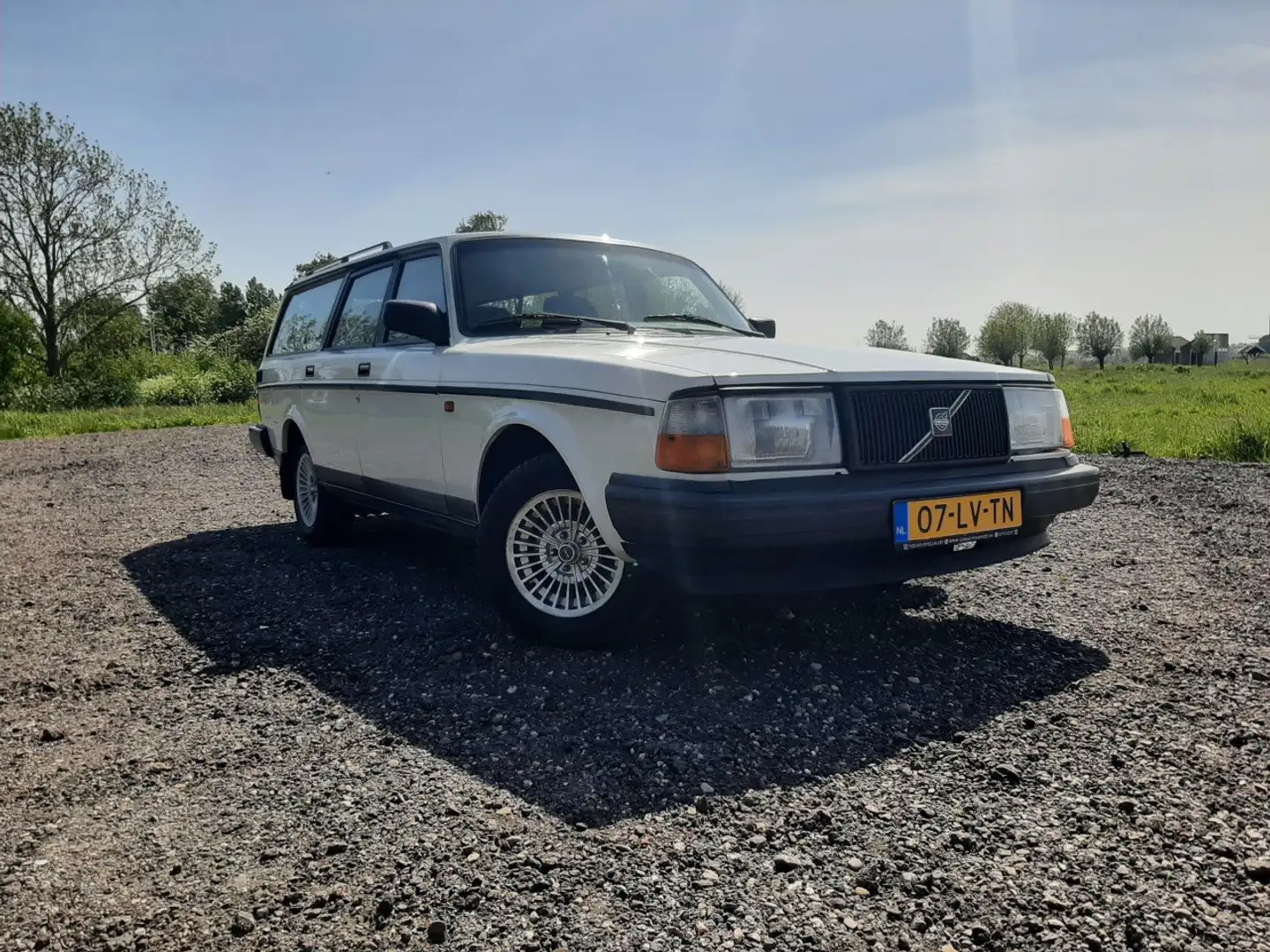 Volvo 240 2.0 GL Weiß - 2