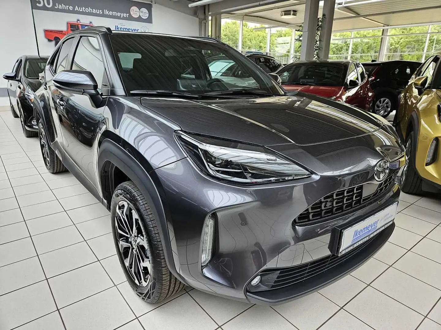 Toyota Yaris Cross Hybrid Teamplayer Safety-Paket Winter-Paket Sitzhe Grau - 2