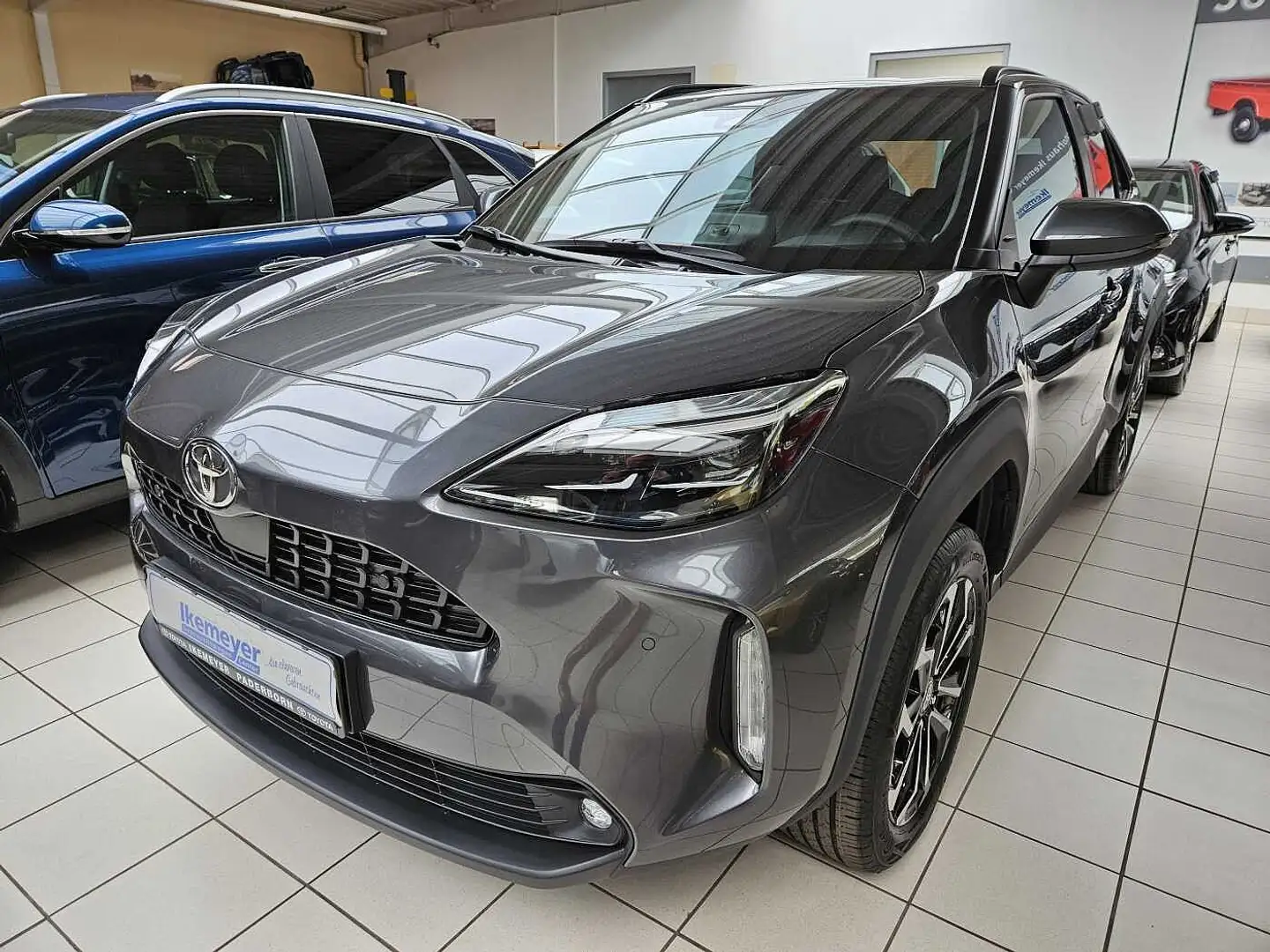 Toyota Yaris Cross Hybrid Teamplayer Safety-Paket Winter-Paket Sitzhe Grau - 1