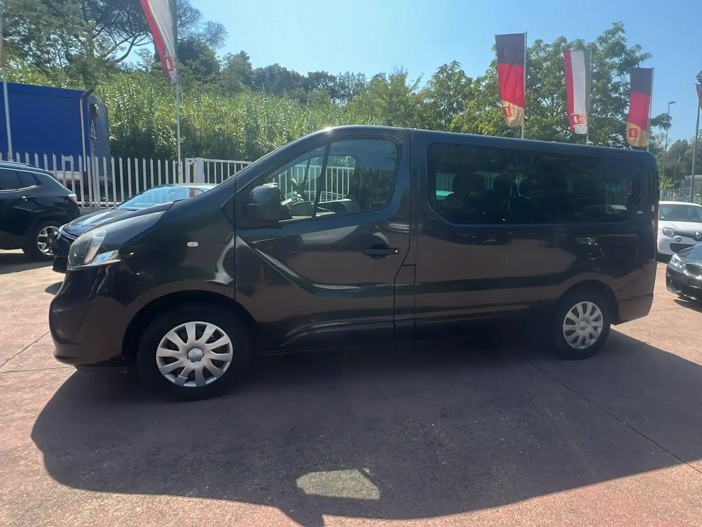 Opel Vivaro 9 Posti Noir - 1