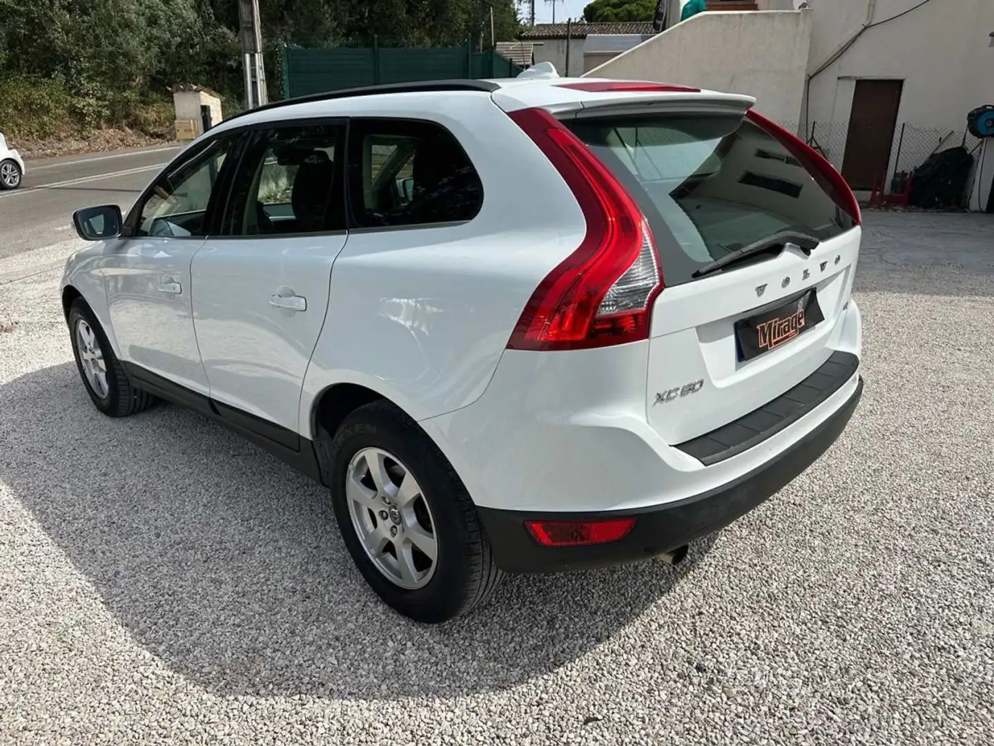 Volvo XC60 VOLVO XC60 D3 DRIVE 163 MOMENTUM Blanc - 2