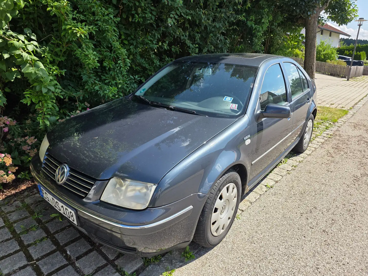 Volkswagen Bora Variant Серый - 1