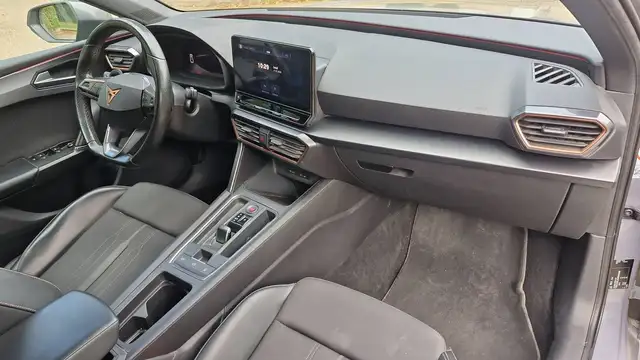 Cupra Leon view 10