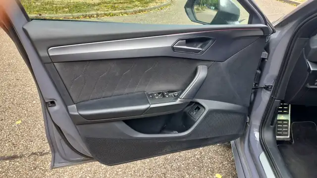 Cupra Leon view 7