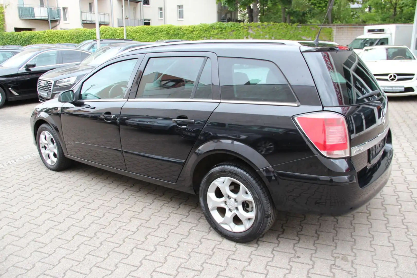 Opel Astra H Caravan ,Standheizung,Zahnriemen 08/2022 Schwarz - 2