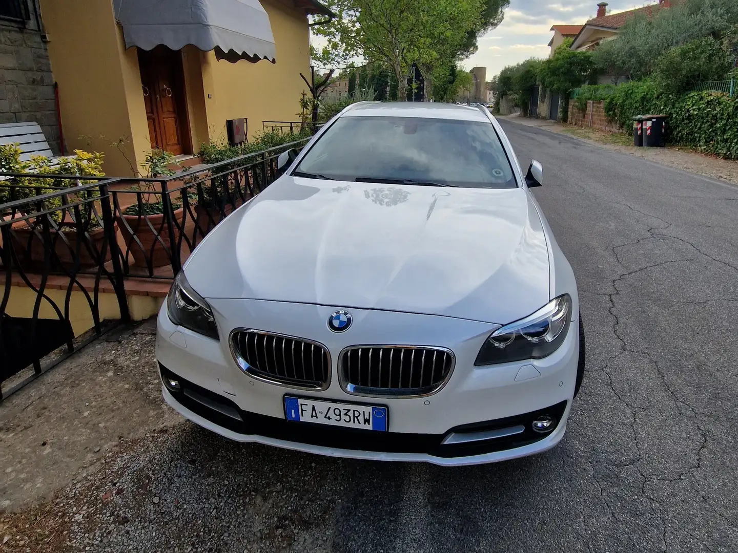 BMW 520 520d Touring xdrive Luxury 190cv auto Bianco - 1