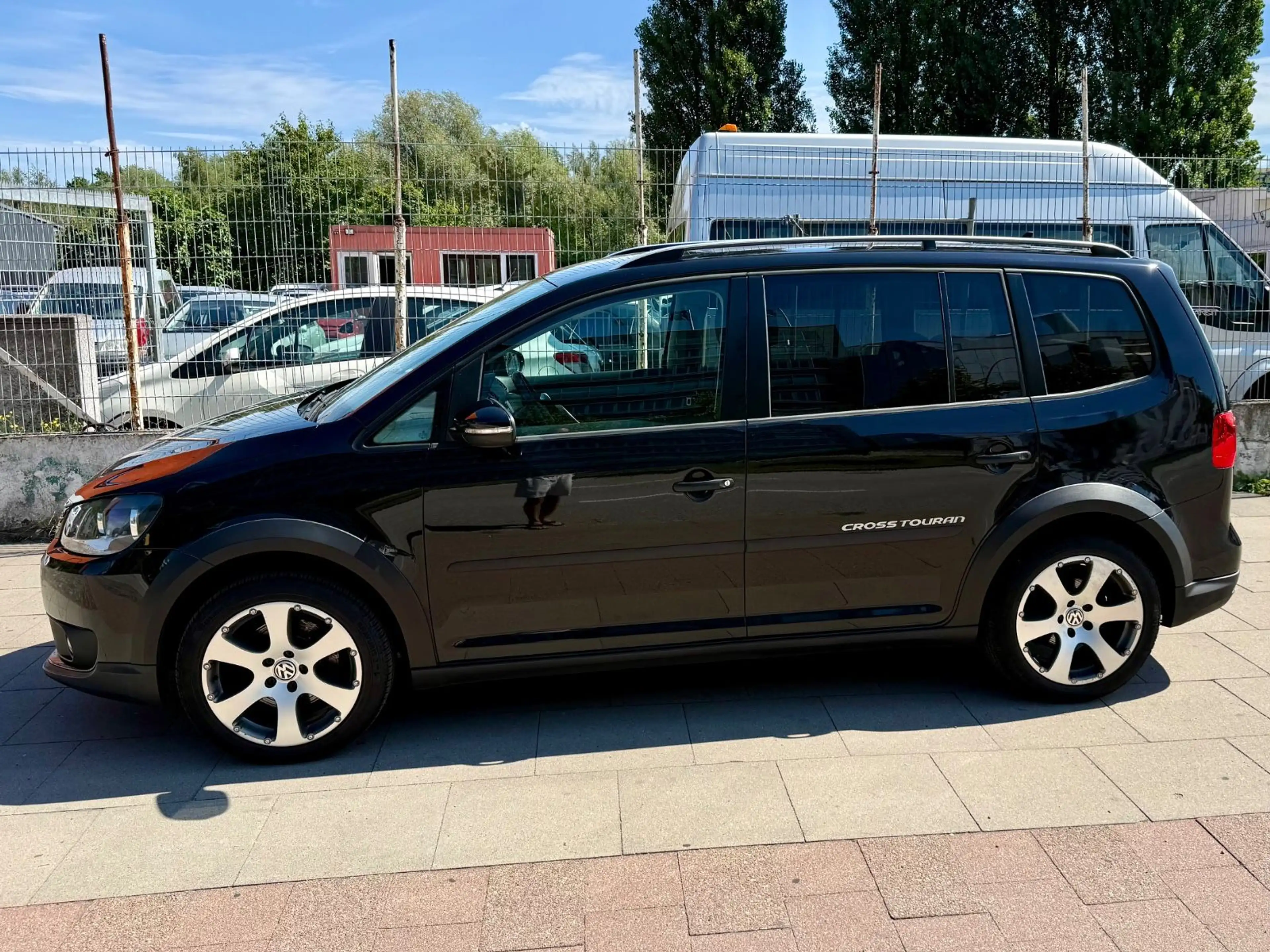 Volkswagen Touran CrossTouran * 7-SITZER * TÜV NEU — photo 9