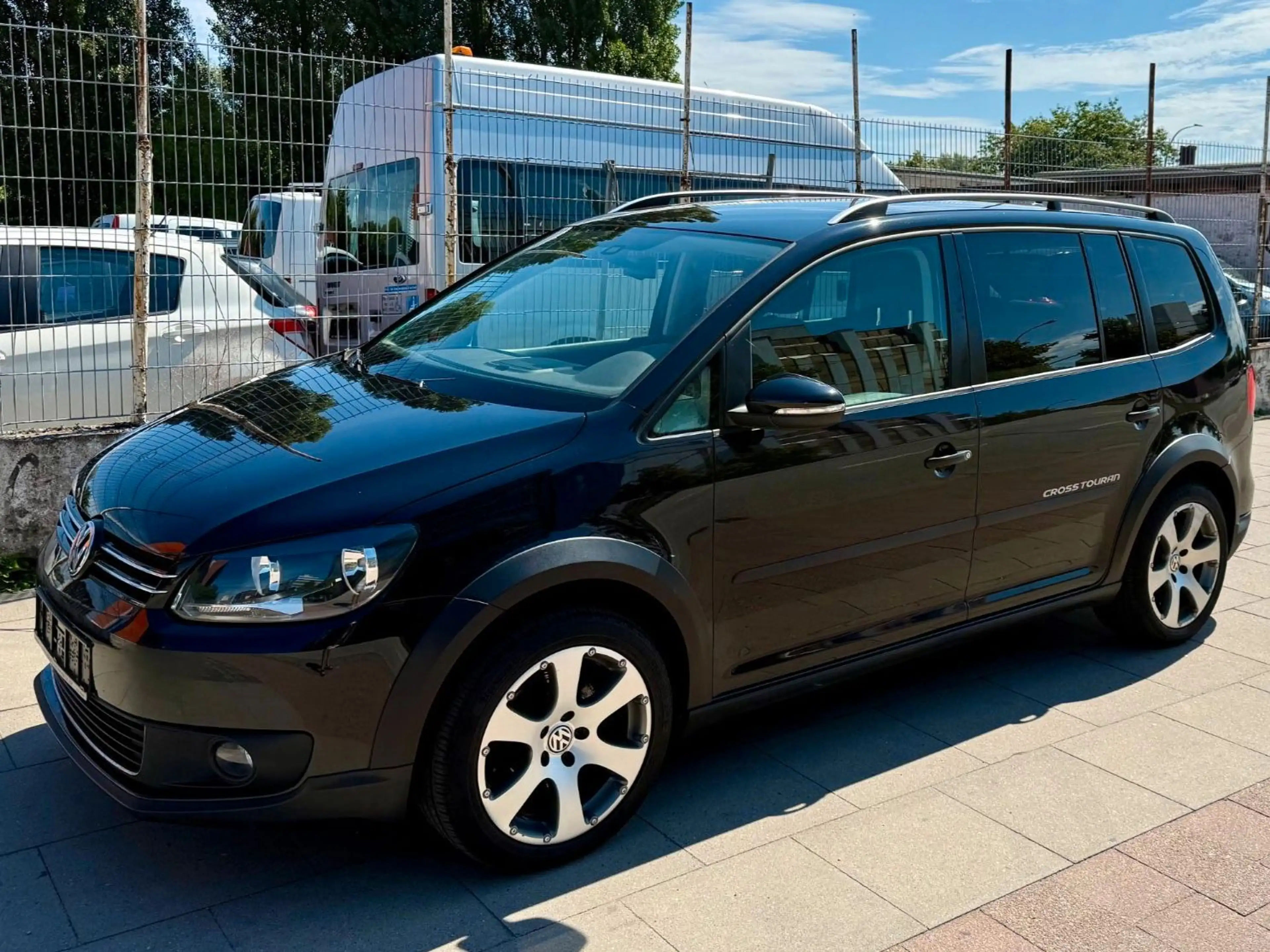 Volkswagen Touran CrossTouran * 7-SITZER * TÜV NEU — photo 2