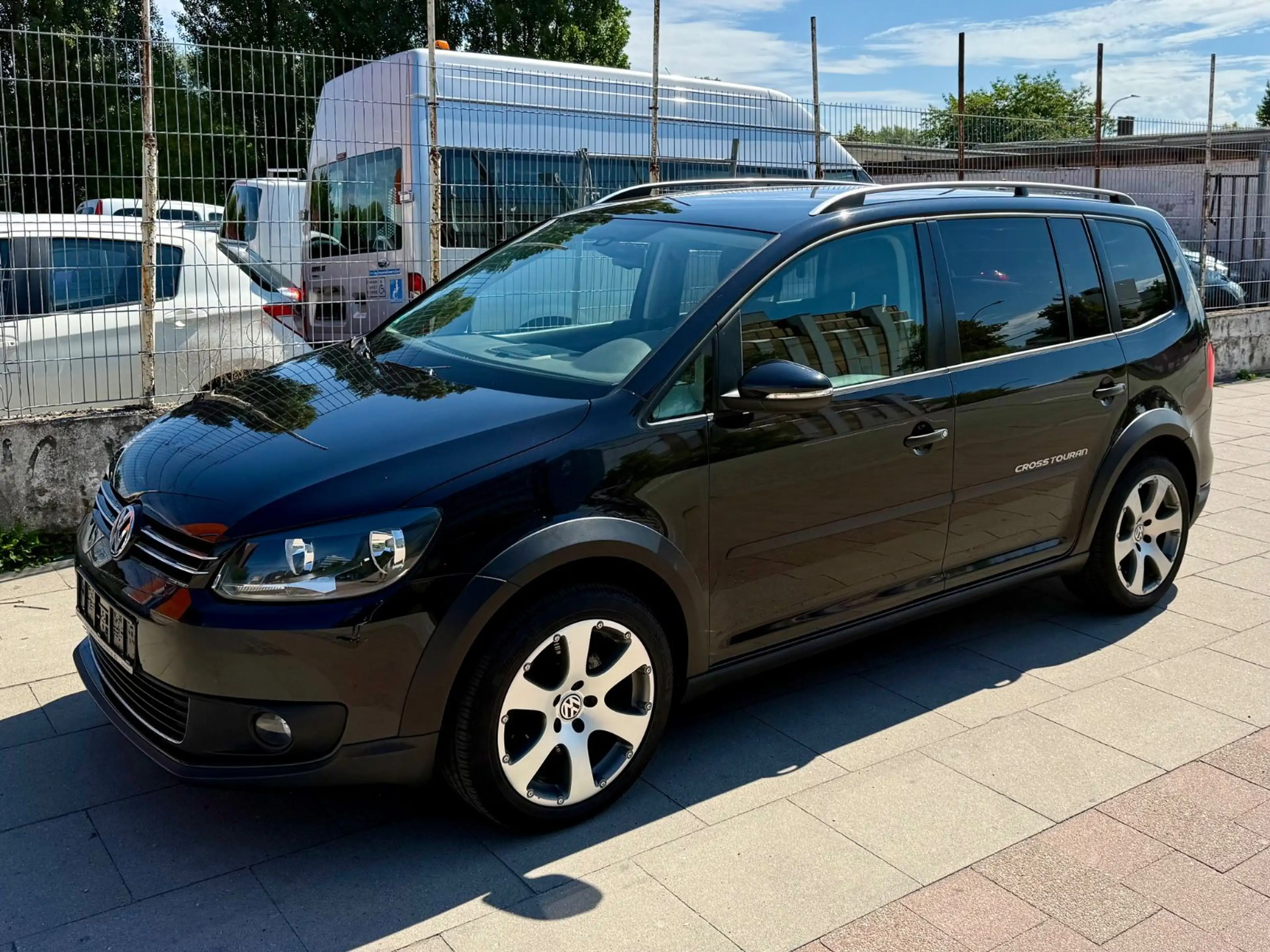 Volkswagen Touran CrossTouran * 7-SITZER * TÜV NEU — photo 8