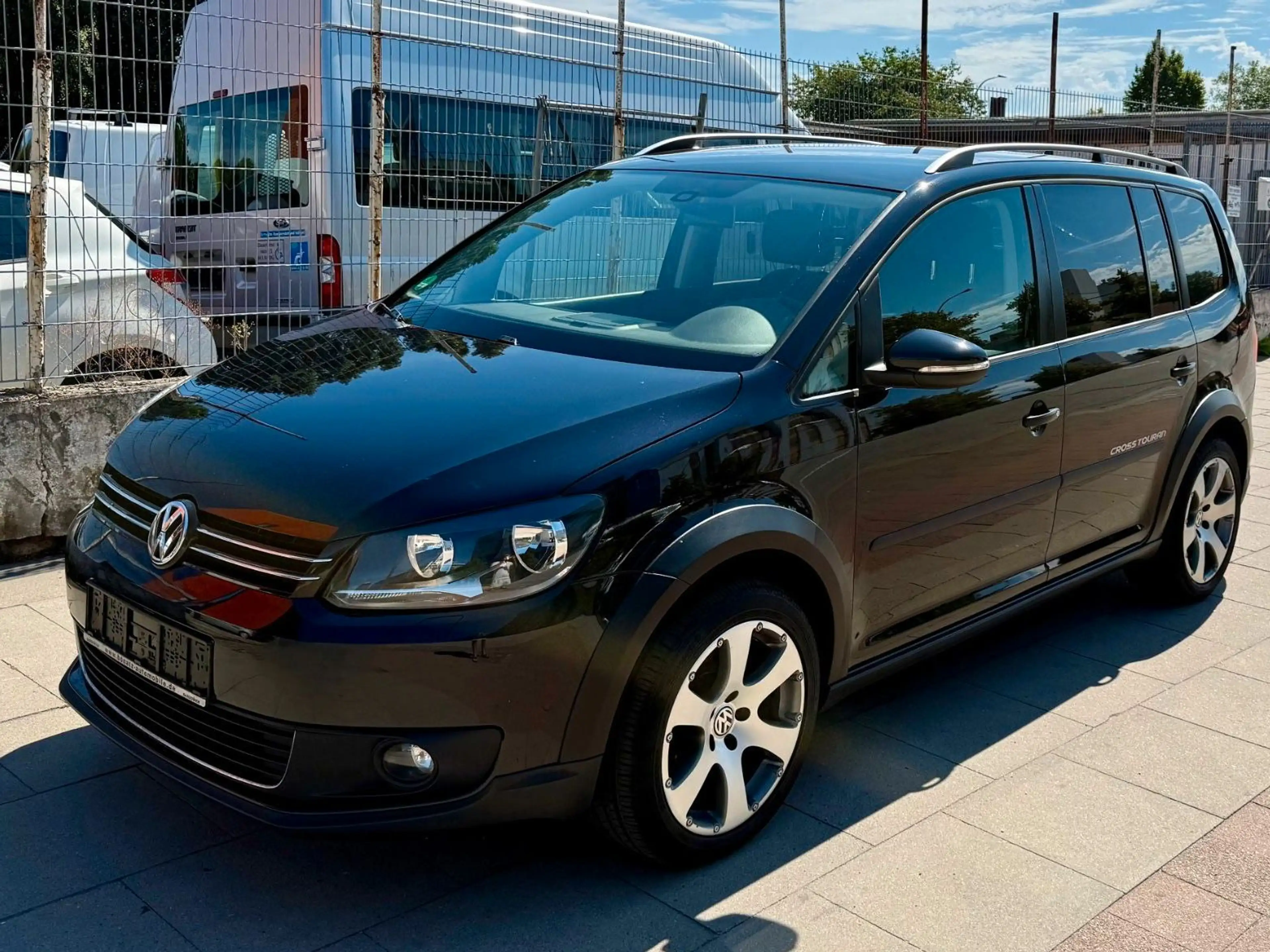Volkswagen Touran CrossTouran * 7-SITZER * TÜV NEU