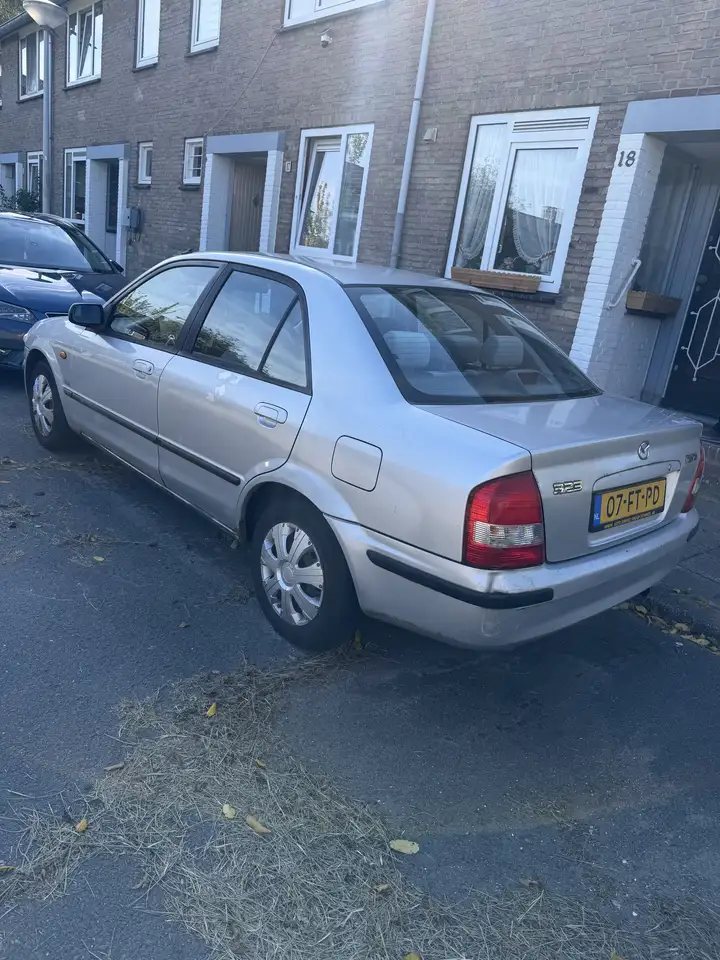 Mazda 323 1.5i LS + Airco, foto 3
