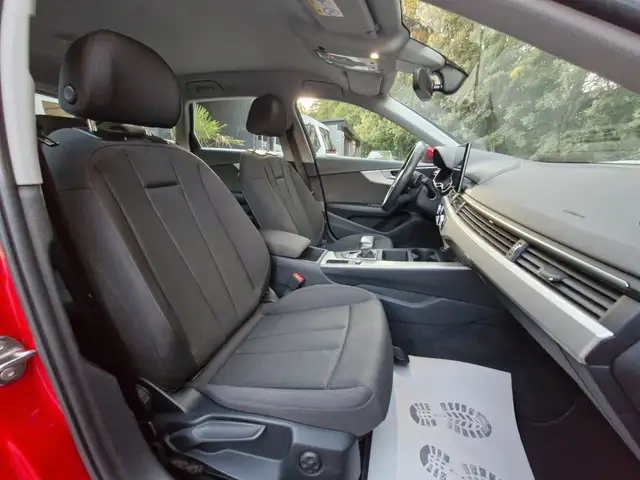 Audi A4 view 12