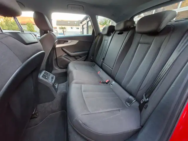 Audi A4 view 15