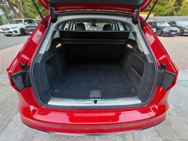 Audi A4 view 14