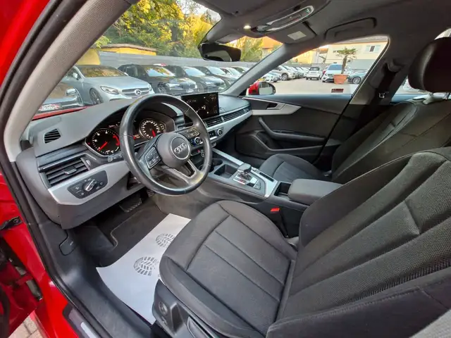 Audi A4 view 9