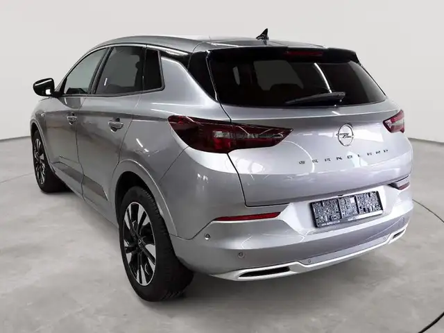 Opel Grandland view 5