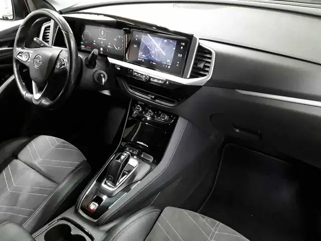 Opel Grandland view 9