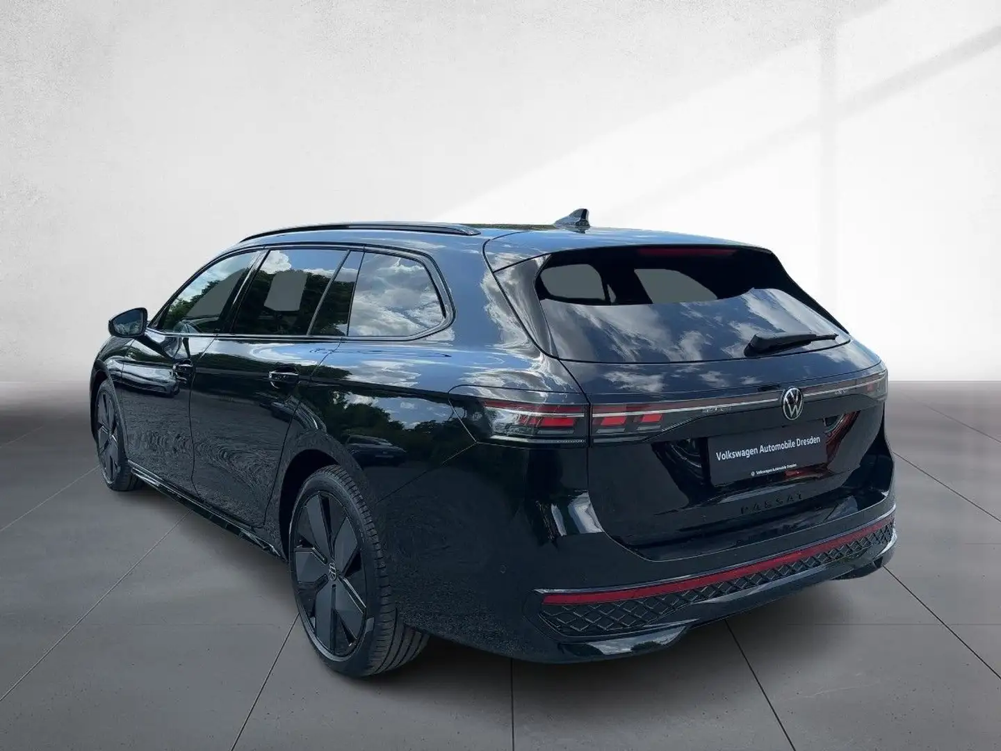 Volkswagen Passat Variant R-Line 2,0 TDI 4MOTION 193 PS DSG Schwarz - 2