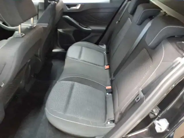 Ford Focus view 13