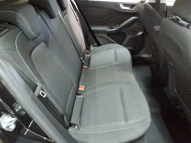 Ford Focus view 14