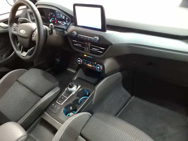 Ford Focus view 9