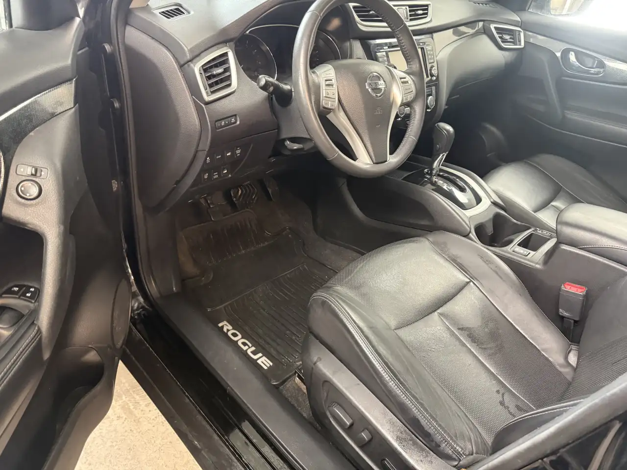 Nissan Rogue снимка Nissan Rogue
