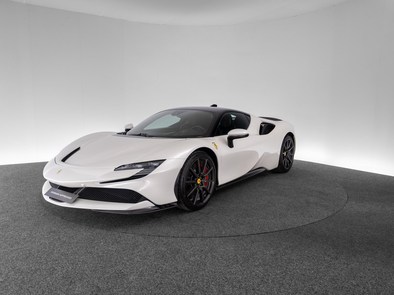Ferrari SF90 Stradale ASSETTO FIORANO